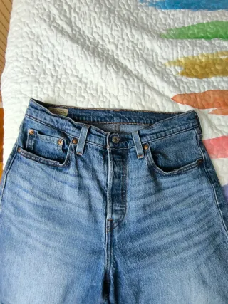 Pantalón Levi's azul 28x28 (talla M)