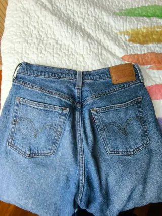 Pantalón Levi's azul 28x28 (talla M)