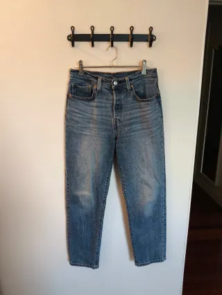 Pantalón Levi's azul 28x28 (talla M)