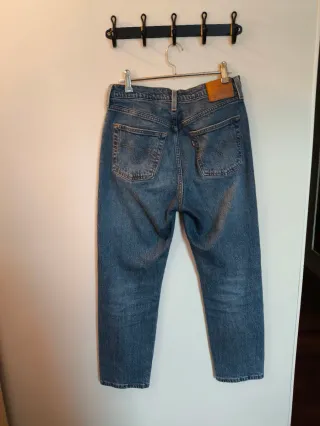 Pantalón Levi's azul 28x28 (talla M)