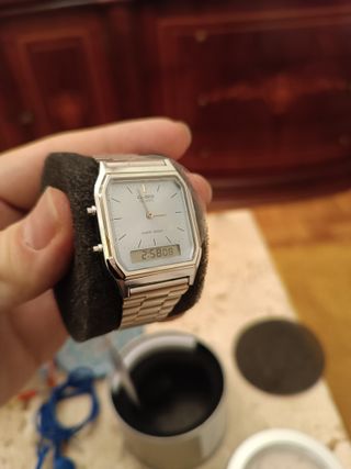 Reloj Casio Vintage Unisex Plata y Blanco