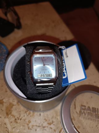 Reloj Casio Vintage Unisex Plata y Blanco