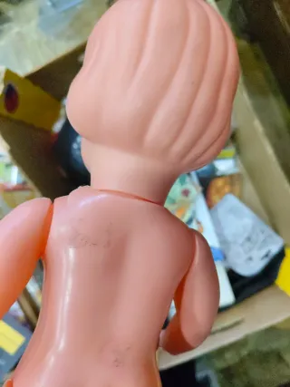 Muñeca vintage de plástico