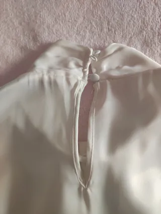 Blusa sin mangas con lazada