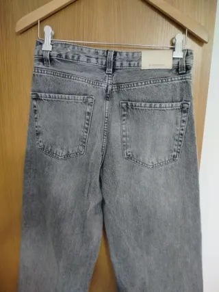 Pantalón vaquero gris