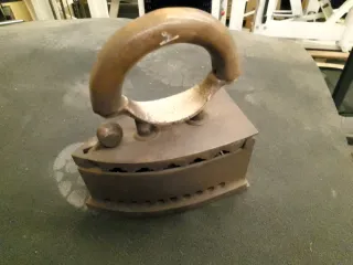 Plancha antigua de hierro