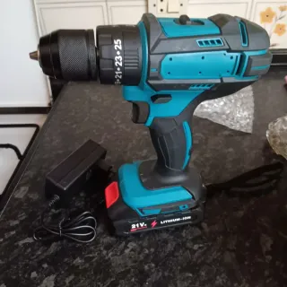 Taladro PERCUTOR 2 Baterías 21V Litio