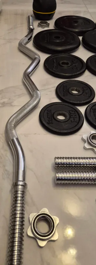 Pesas Domyos con barra y mancuernas + kettlebell