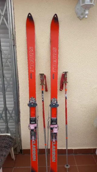 Esquís y fijaciones Travesia montaña. kit completo