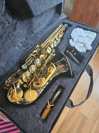 Saxofón Yanagisawa S-991