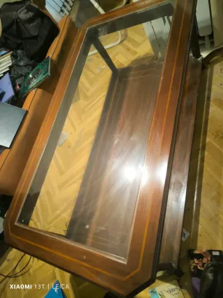 Cómoda antigua con espejo