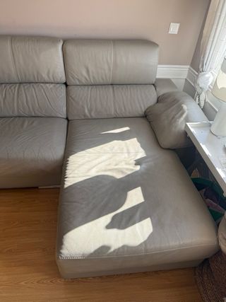 Sofá chaise longue de piel beige/gris