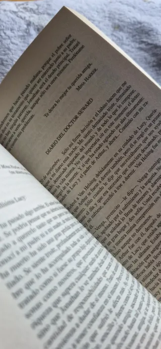 Drácula (Clásicos de la literatura series) (Spa...