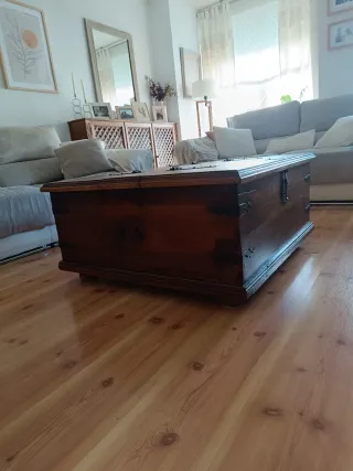 Baúl / Mesa de centro de madera