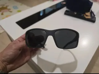 Gafas de sol Arnette negras y grises