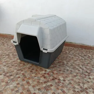Caseta para perro de resina