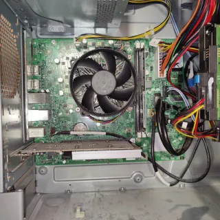 Acer Aspire TC780-KBL i5 8GB nvidia GT720 2GB W11