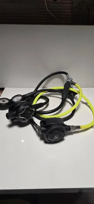Regulador Scubapro con consola y octopus