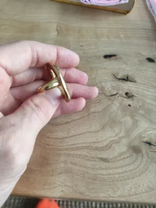 Anillo dorado diseño orgánico