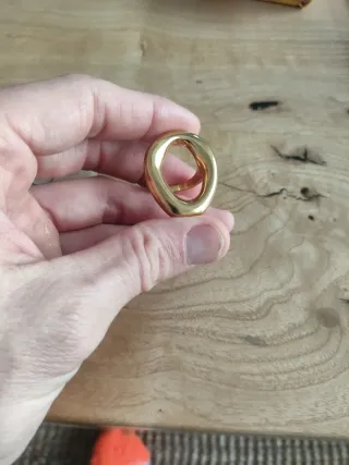 Anillo dorado diseño orgánico