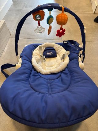 Hamaca bebé Chicco con juguetes