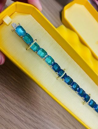 Pulsera Swarovski colección Millenia azul degradad