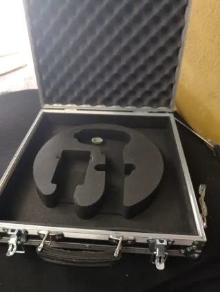 3 cajas grandes y 1 pequeña de seguridad acolchada