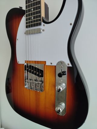 Guitarra eléctrica tipo Telecaster - Sunburst -