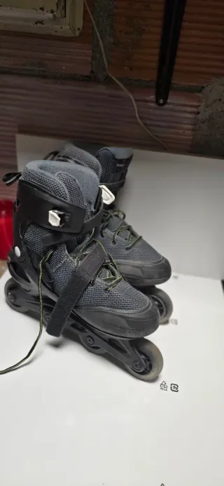 Patines en línea negros