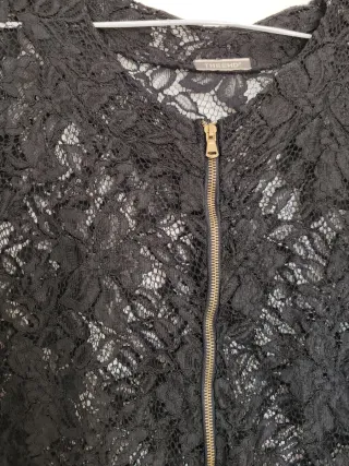 Coprispalle pizzo nero con zip