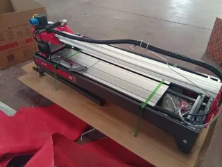 Cortadora de azulejos Rubi DV-200