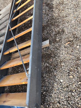 Escalera moderna hierro y madera