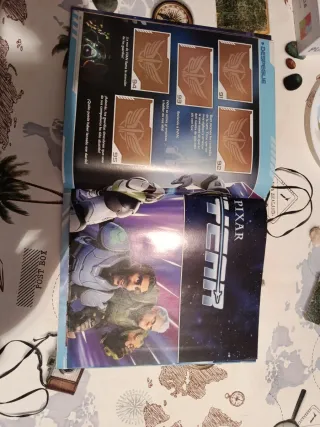 Álbumes Monster High y Lightyear (vacíos)