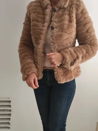 Chaqueta de cuadros beige y marrón