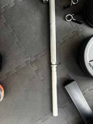 Banco musculación + barra + mancuernas