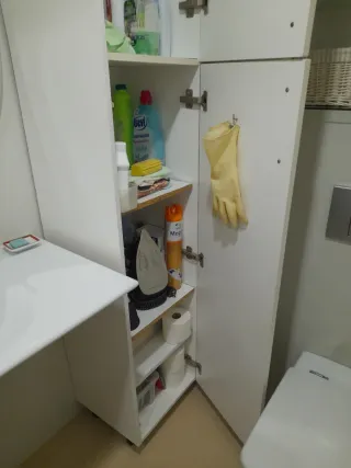 Armario alto de madera