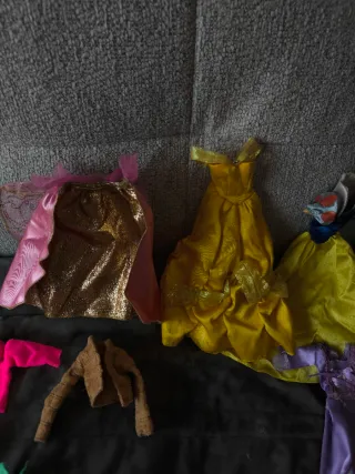 Confezione di abbigliamento per bambole Barbie