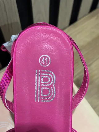 Sandalias de tacón rosa con plataforma