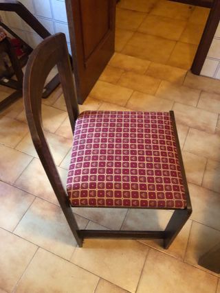 Mesa de cocina y 2 sillas