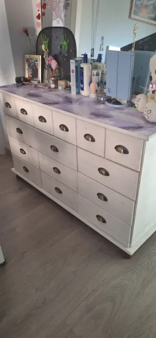 Comò in legno con cassetti, due comodini