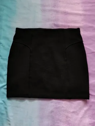 Falda negra talla L sin estrenar