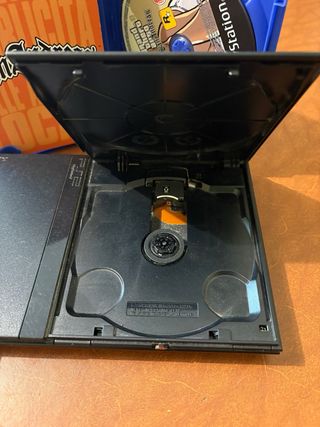 PlayStation 2 con Grand Theft Auto: San Andreas