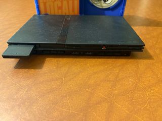 PlayStation 2 con Grand Theft Auto: San Andreas