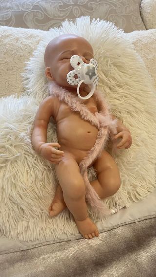 Muñeca silicona niña 33cm