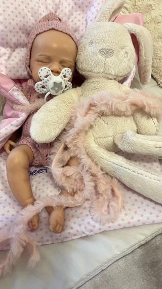 Muñeca silicona niña 33cm