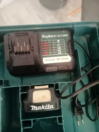 Taladro Percutor Makita HP331D 10,8V + Cargador