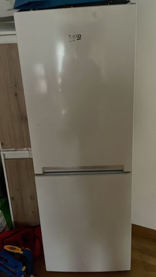 Nevera BEKO blanca