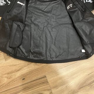 Cortavientos Corteiz Negro y Gris