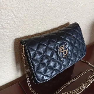 Bolso piel negro bandolera Purificación García