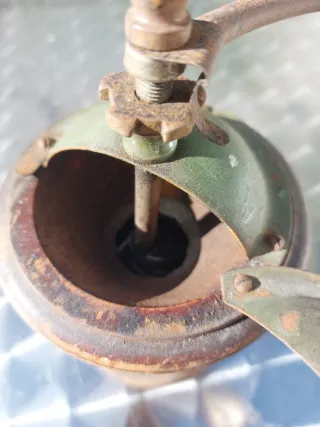 Molinillo café antiguo redondo